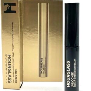 Hourglass Unlocked Instant Extensions Mascara - Black TRAVEL SIZE